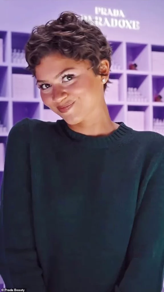 zendaya surprizon me pamjen e re shfaqet me nje nga modelet me te shkurtra te flokeve 6aa71c0535665