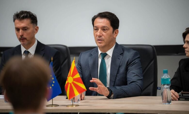 zv kryeministri i pare bekim sali pret studentet nga tirana diskutojne rrugetimin e maqedonise se veriut drejt be se 6abd4fe2e79b5