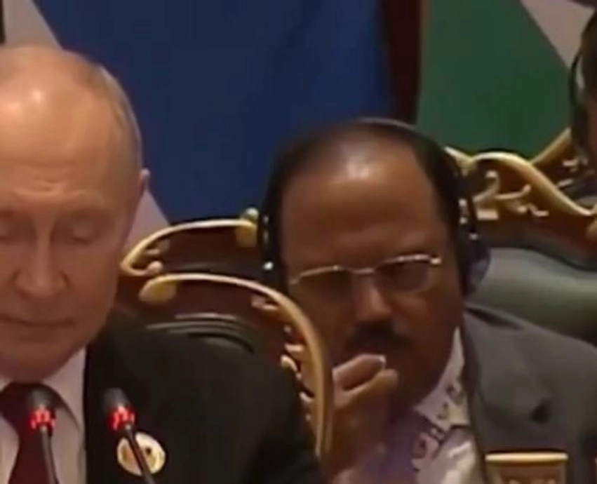 Zyrtarët indianë kapen “mat” duke ngrënë teksa Putin fliste në Samitin BRICS, reagime të shumta në rrjet 2 zyrtaret indiane kapen mat duke ngrene teksa putin fliste ne samitin brics reagime te shumta ne rrjet 6aa7e01613dde