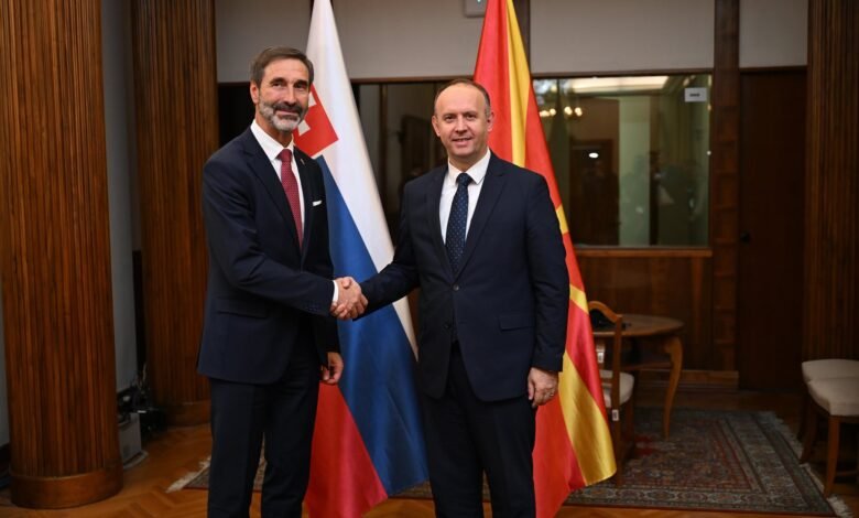 afrim gashi takon ministrin sllovak juraj blanar diskutojne integrimin evropian dhe bashkepunimin parlamentar 6ae35320ea737