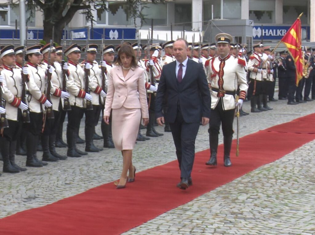 albulena haxhiu ne shkup pritet me nderime te larta shteterore nga afrim gashi 6ae093d65e519