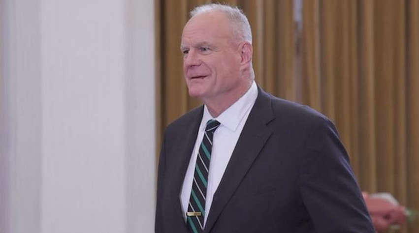 Ambasadori amerikan takohet me deputetë të opozitës 1 ambasadori amerikan takohet me deputete te opozites 6aca7b12b7d8c