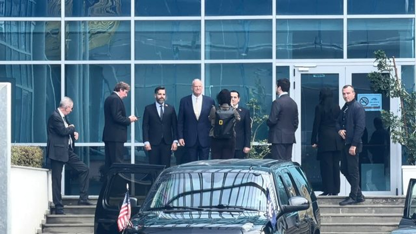 Ambasadori i SHBA-ve zbarkon në SPAK, takohet me Brahon 2 ambasadori i shba ve zbarkon ne spak takohet me brahon 6aca0a8fbade4