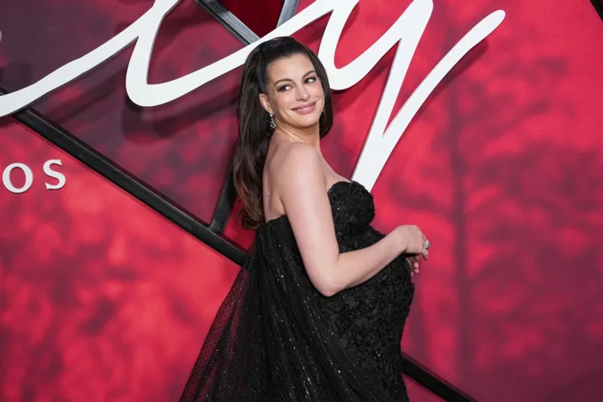 anne hathaway zbulon aftesine e pazakonte qe i ka dhene shtatzenia 6abf7fbf5f38e