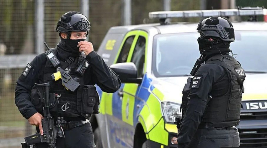 arrestohet 27 vjecari ne britani pergatiti akte terroriste ne bazen ajrore raf fairford 6abeba39cf457