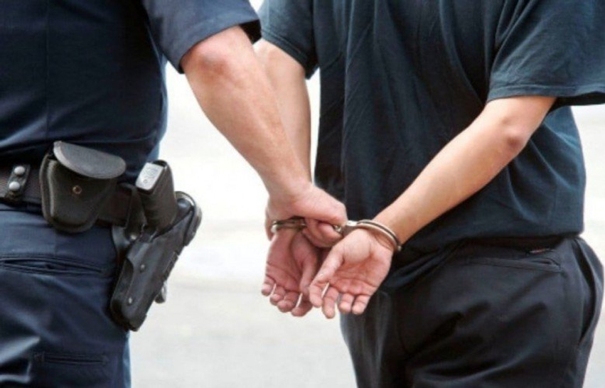 Arrestohet një person në Mitrovicë, dyshohet për vrasje në tentativë 1 arrestohet nje person ne mitrovice dyshohet per vrasje ne tentative 6ac783491c1f6