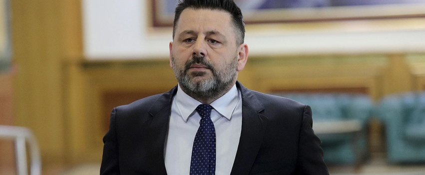 Berisha thirrje deputetëve të Kuvendit: Ejani ta votojmë Ligjin për Specialen 1 berisha thirrje deputeteve te kuvendit ejani ta votojme ligjin per specialen 6ac4e03389aa5