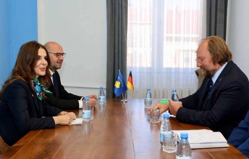 citaku pret hofreiterin kerkon mbeshtetje te shtuar nga gjermania per kosoven 6abf7e12e5917