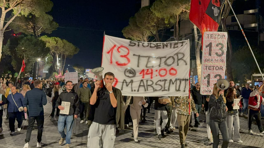 deputete kartoni mbyllet protesta e 134 te thirrje spak ut arrestoni ramen dhe ballukun 6acbe8b3cea4f