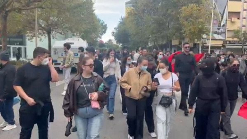 dita e 10 te e protestes protestuesit zhvendosen para kryeministrise 6ada195c59e08