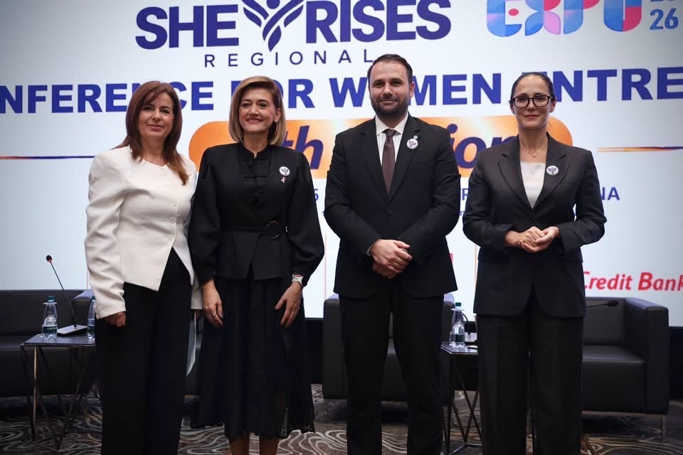 Durmishi nga Prishtina me mesazh të fuqishëm: Gratë në timonin e ekonomisë, paralajmëron aleancë rajonale që synon të ndryshojë rregullat e lojës! 3 durmishi nga prishtina me mesazh te fuqishem grate ne timonin e ekonomise paralajmeron aleance rajonale qe synon te ndryshoje rregullat e lojes 6ae4c21053d2f