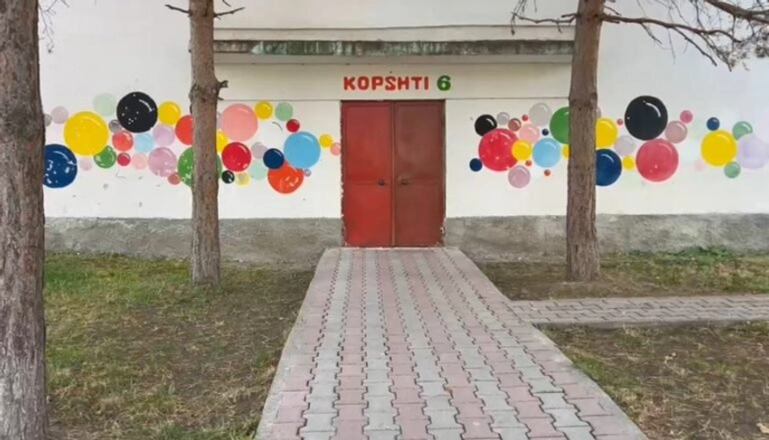 dyshohet se dhunoi nje femije 4 vjecar ne kopsht lihet e lire edukatorja ne korce gjykata e pezullon nga detyra 6adf5f5bea748
