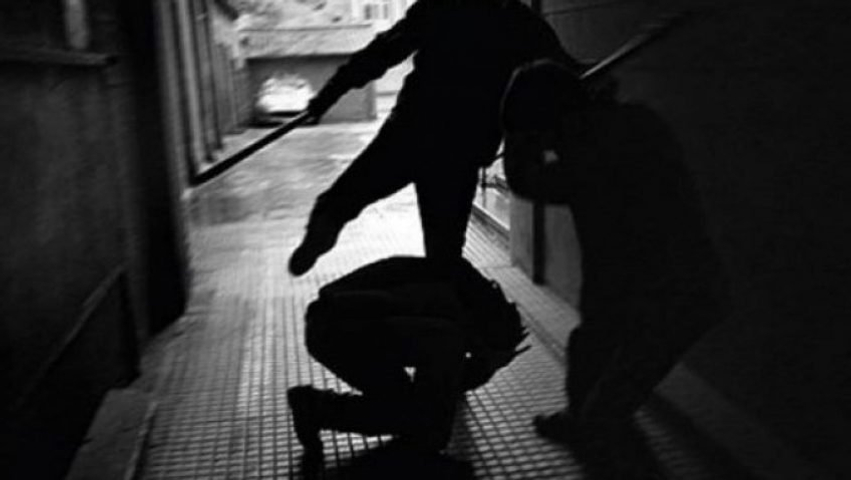 E rrahën brutalisht me mjete të forta, viktima përfundon me lëndime të rënda në QKUK 5 e rrahen brutalisht me mjete te forta viktima perfundon me lendime te renda ne qkuk 6abe107266bf7
