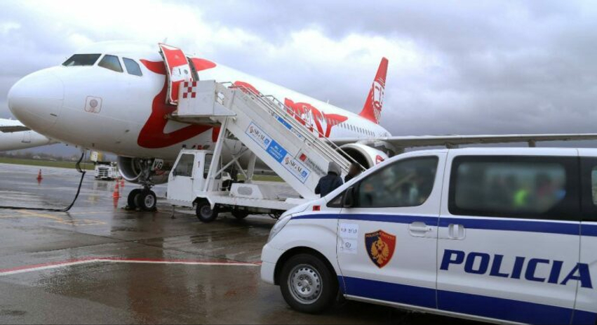 I dënuar me mbi 7 vite burg për organizatë kriminale dhe trafik droge, ekstradohet në Itali 40-vjeçari nga Shijaku 3 i denuar me mbi 7 vite burg per organizate kriminale dhe trafik droge ekstradohet ne itali 40 vjecari nga shijaku 6ae4a597cf756
