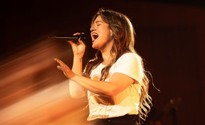 Kelly Clarkson mbron përdorimin e Inteligjencës Artificiale në muzikë, këngëtarja: E dua, jam e fiksuar pas saj! 3 kelly clarkson mbron perdorimin e inteligjences artificiale ne muzike kengetarja e dua jam e fiksuar pas saj 6ac1259c93d2c