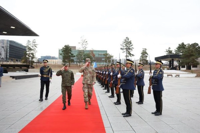 komandanti i nato se per evrope viziton ministrine e mbrojtjes dhe fsk ne diskutohet per sigurine dhe stabilitetin ne kosove dhe rajon 6ae36fa10c07e