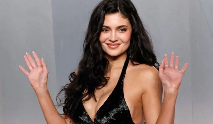 kylie jenner trazon rrjetin mori me qira nje kinema te tere per nje mbremje me shoqet 6ac5363dbed4e