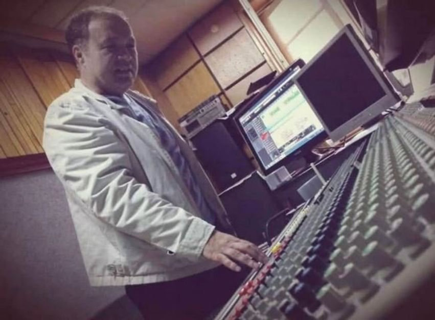 nderron jete kengetari i njohur autori i hitit vetem 5 minuta 6addf25149f8e