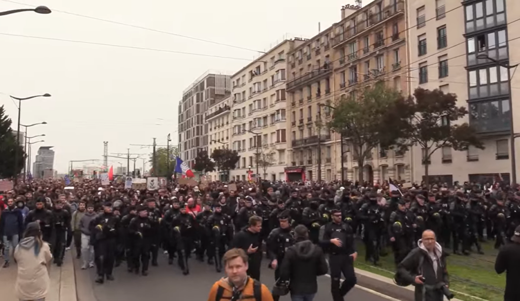 nisin protestat ne france policia ne paris gjithcka eshte e qete ne qytet 6adcd8802fa58