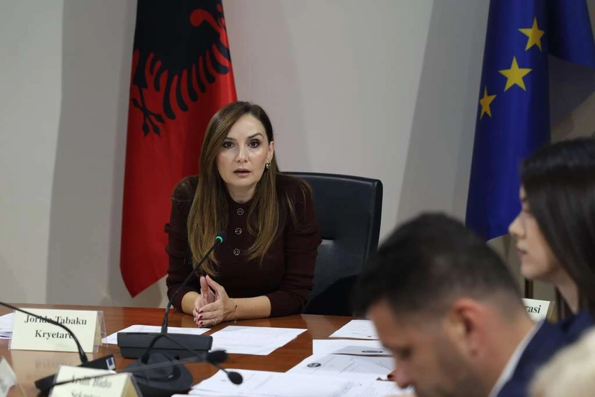 njerezit po kerkojne terheqjen e qeverise kjo eshte axhenda qe shqiperia ka tabaku smund te sillemi sikur nuk ka ndodhur asgje 6ae0789d9664c