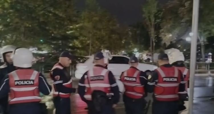 PD largohet nga protesta, mbyllet tubimi para Kuvendit 1 pd largohet nga protesta mbyllet tubimi para kuvendit 6ac7d81574467