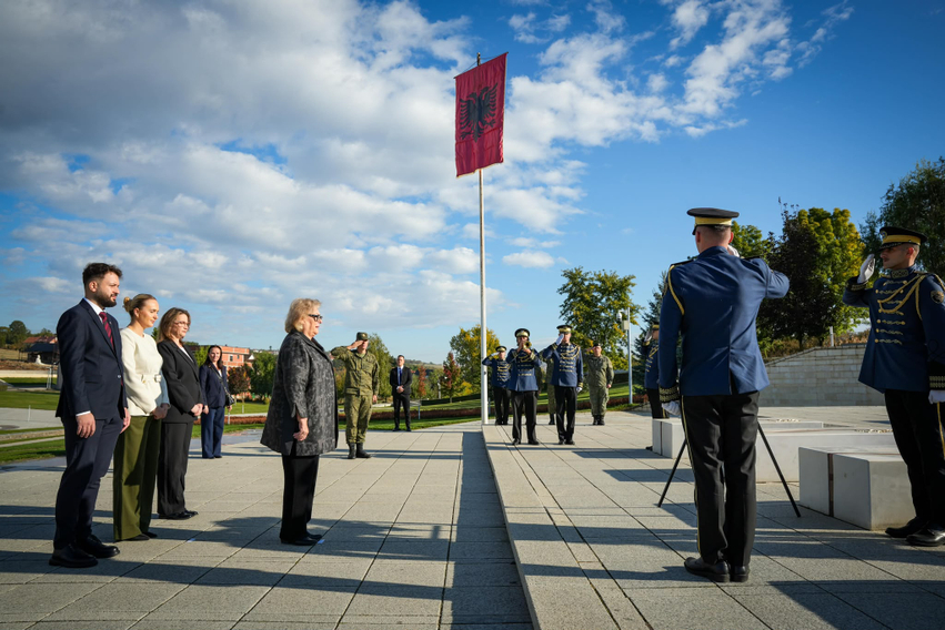 presidentja shiroka pula shteti i kosoves eshte ndertuar mbi sakrificen vizionin dhe qendresen e brezave 6ac767374d9c7