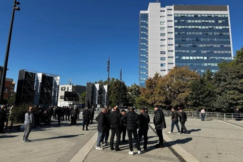 qytetaret ne proteste ligji eshte kombetar jo partiak 6ac4fc549e86c