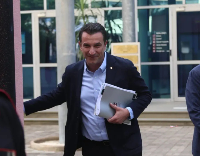 rrembim policor dhe transferim politik veliaj reagon pas zhvendosjes ne paraburgimin e fierit 6ae2025d30ebc