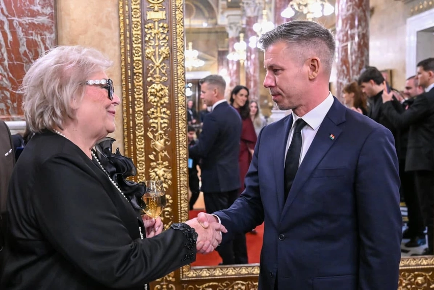Shiroka Pula pritet nga kryeministri Peter Magyar në Budapest 1 shiroka pula pritet nga kryeministri peter magyar ne budapest 6adc67a280d40