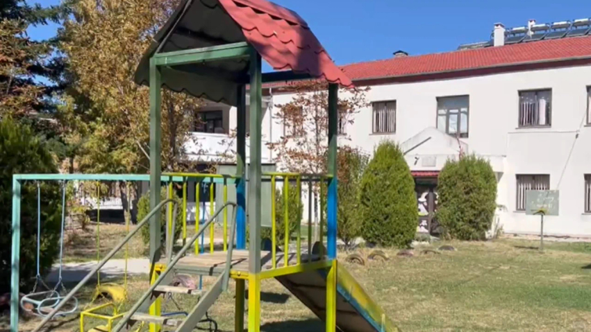 Situata shqetësuese në kopshtin e Korçës, fëmijë të tjerë dyshohet se kanë shfaqur simptoma të ngjashme 3 situata shqetesuese ne kopshtin e korces femije te tjere dyshohet se kane shfaqur simptoma te ngjashme 6ac15cafba239