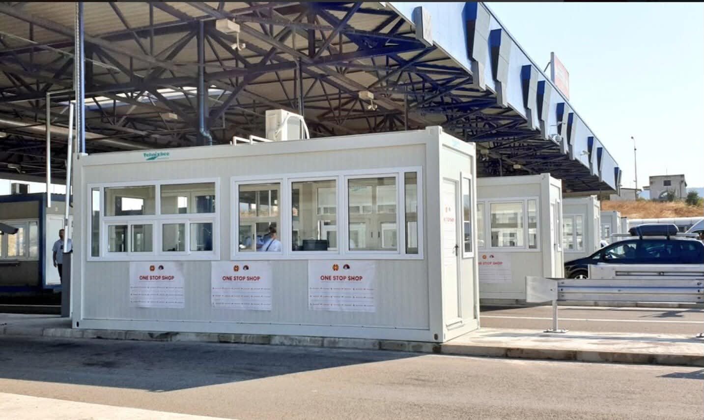 Skandal në kufirin me Serbinë: Gazetarëve maqedonas u mbahen pasaportat për 2 orë e gjysmë 1 skandal ne kufirin me serbine gazetareve maqedonas u mbahen pasaportat per 2 ore e gjysme 6add114da0024