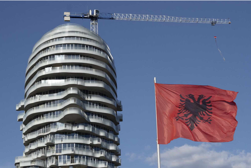 “The Guardian” zbërthen bumin e ndërtimeve në Shqipërinë e Ramës: 500 projekte dhe pikëpyetje të mëdha 1 the guardian zberthen bumin e ndertimeve ne shqiperine e rames 500 projekte dhe pikepyetje te medha 6ac82c6f69549