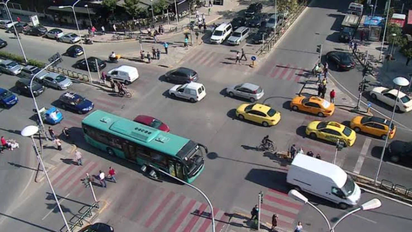 trafiku ne tirane gjysmat e kamerave jashte funksionit edhe para nisjes se protestave raporti i klsh jo funksionale edhe disa semafore 6adfd0085ed6b