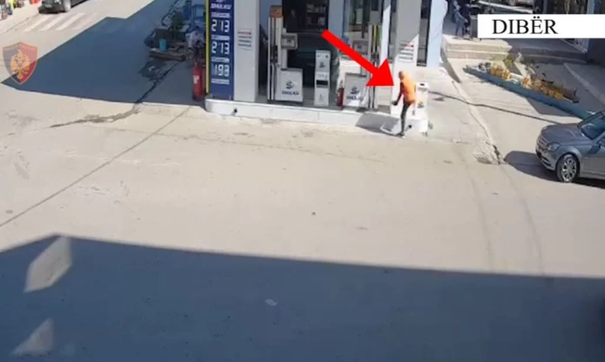 Vendosi “bombë” false në një karburant dhe kërkoi 50 mijë euro, arrestohet 21-vjeçari në Dibër 3 vendosi bombe false ne nje karburant dhe kerkoi 50 mije euro arrestohet 21 vjecari ne diber 6ac0b3f652214